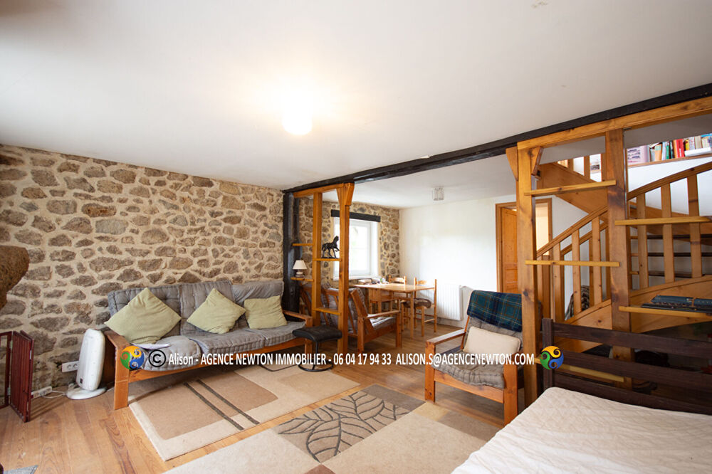Vente Maison SOUS-COMPROMIS - ILLE ET VILAINE, BRETAGNE, près de Saint-James, maison de campagne individuelle de 3 chambres, écuries, 8340m2 Saint georges de reintembault
