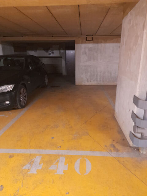  Parking / Garage � louer 