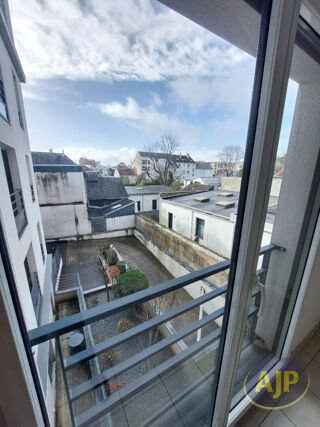  Appartement à louer 1 pièce 28 m²