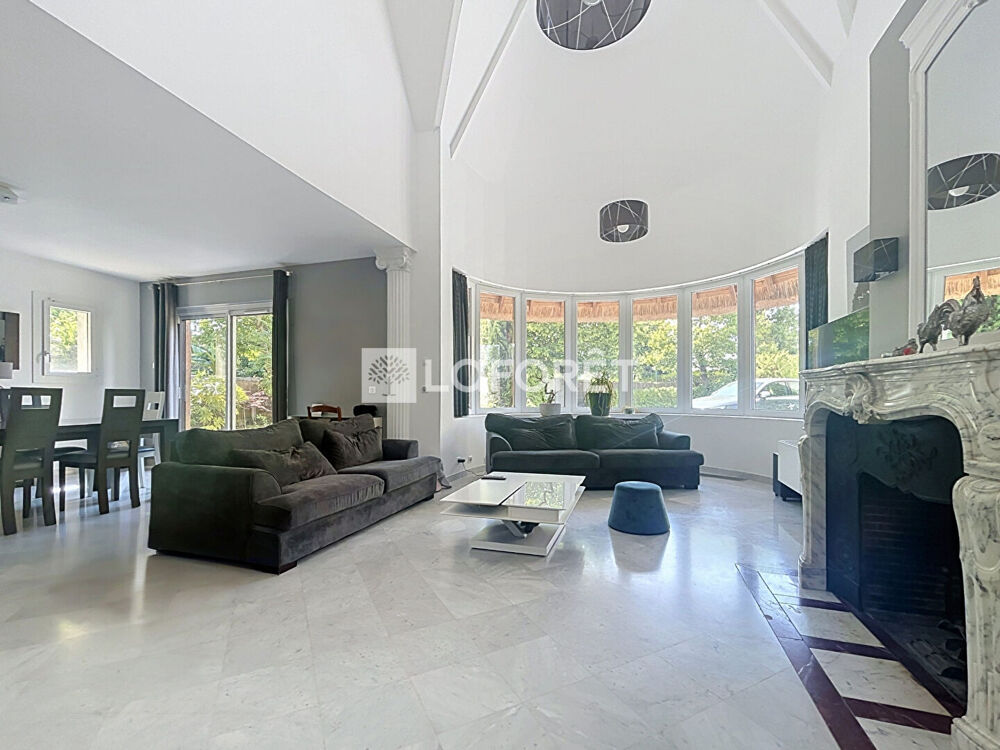 Pavillon avec piscine , spa et climatisation SUCY-EN-BRIE - 223m² - Terrain 1000m²