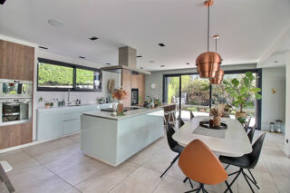 Maison à vendre 11 pièces 362 m²