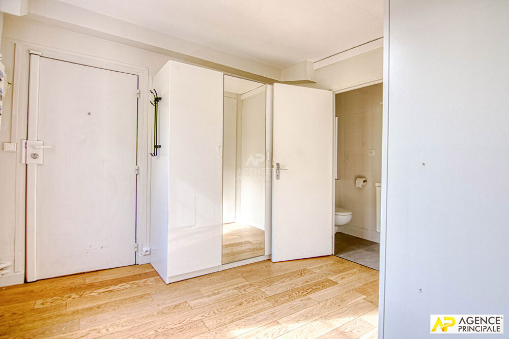 Vente Appartement Versailles Notre-Dame Appartement 2 piéces 43 m² carrez situé au 1er étage avec cave Versailles