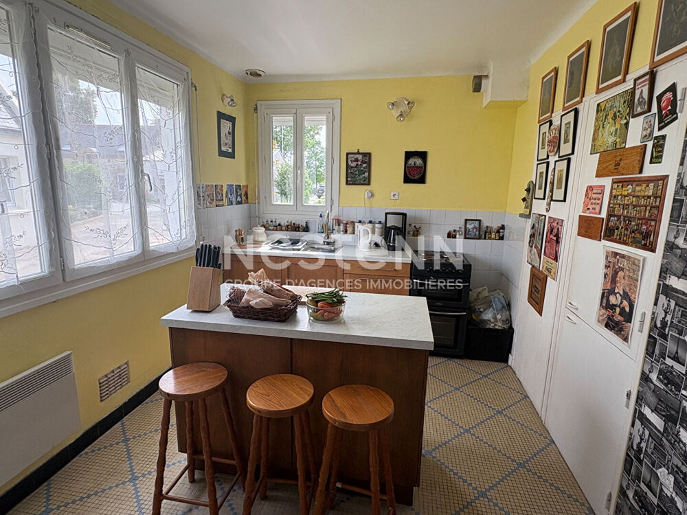 MALANSAC - Maison de ville de 112 m² avec vie de plain-pied au coeur du bourg