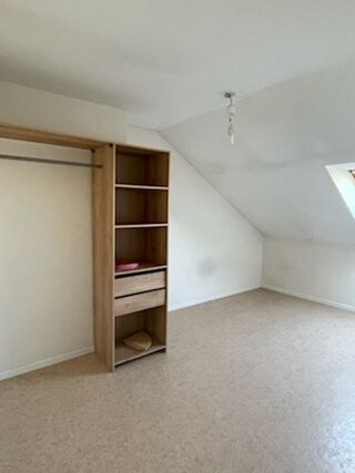  Appartement à louer 4 pièces 79 m²