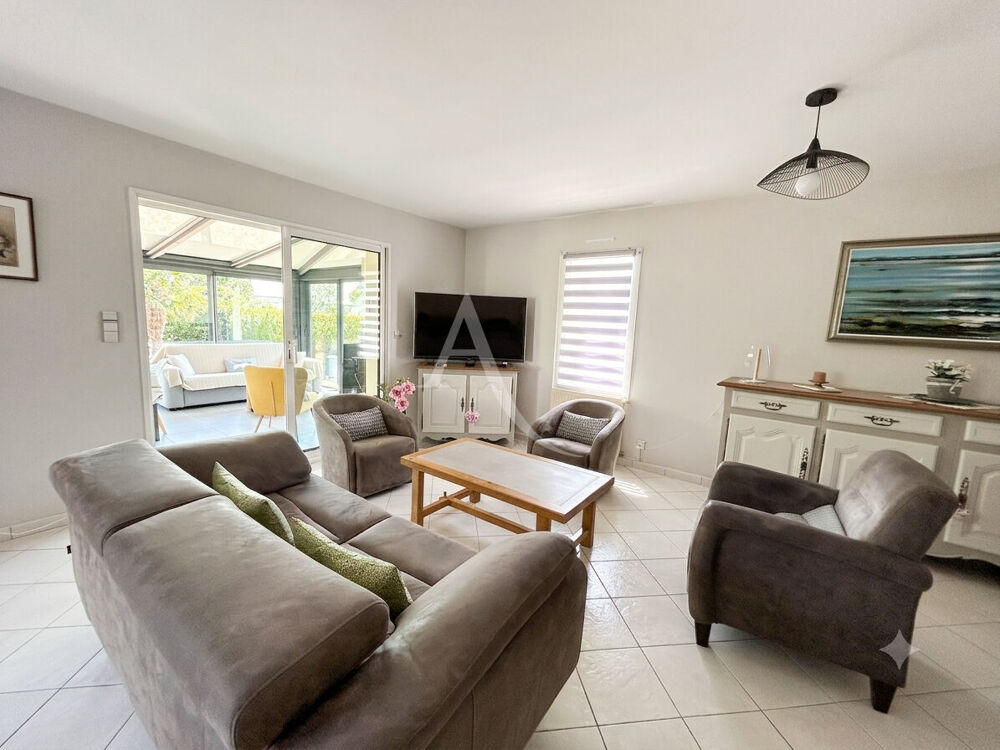Maison familiale d'environ 179 m² en plein coeur de Saint-André-des-Eaux