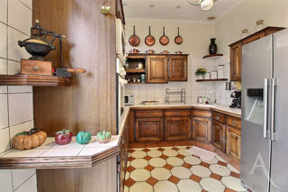  Villa à vendre 8 pièces 248 m²
