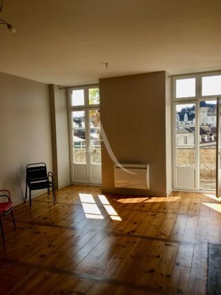  Appartement à louer 3 pièces 79 m²