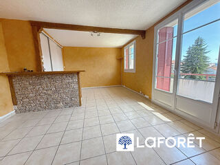  Appartement à louer 3 pièces 63 m²