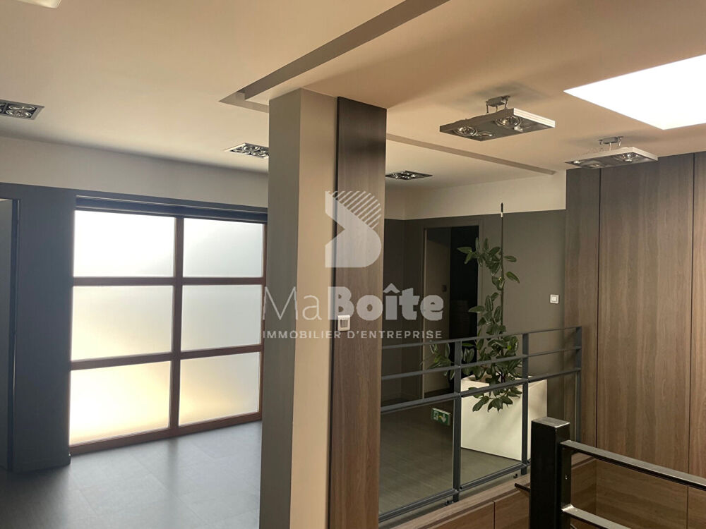   EXCLUSIF 10 'MINUTES ST ETIENNE / BATIMENT DE QUALITE SUR ZONE Le chambon feugerolles
