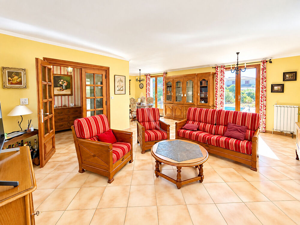 Vente Maison Paulhan maison avec dépendance sur 2400m2 avec piscine Paulhan