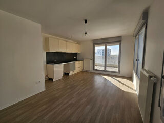 Location Appartement Appartement 3 pièces à louer à Évry Courcouronnes - Réf 16860 Evry courcouronnes