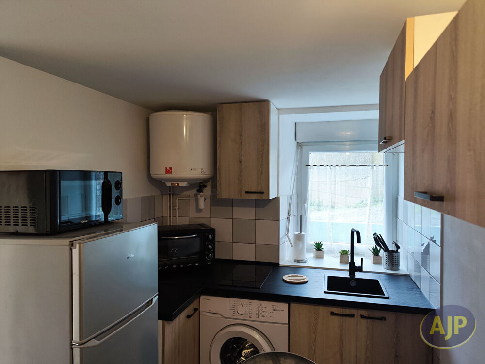 Location Appartement Studio meublé - COMBRÉE Combree