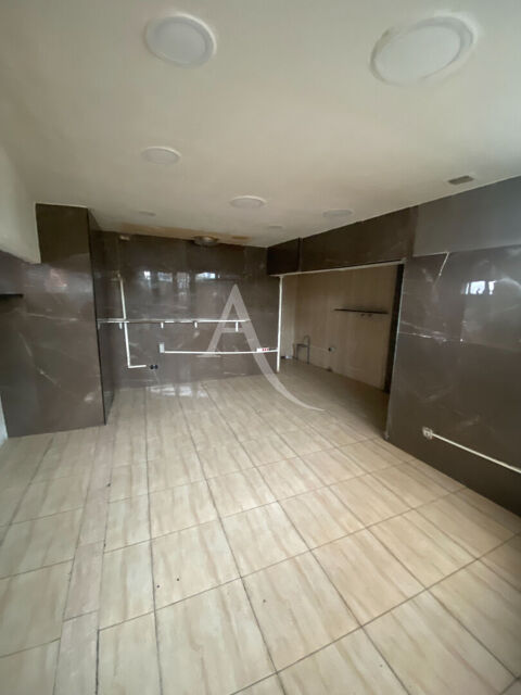   Local commercial Le Blanc Mesnil 40m2 