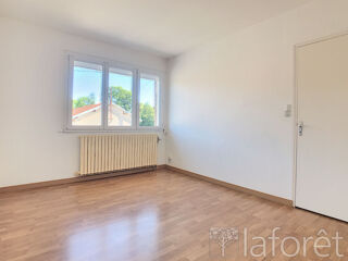  Maison à louer 6 pièces 129 m²