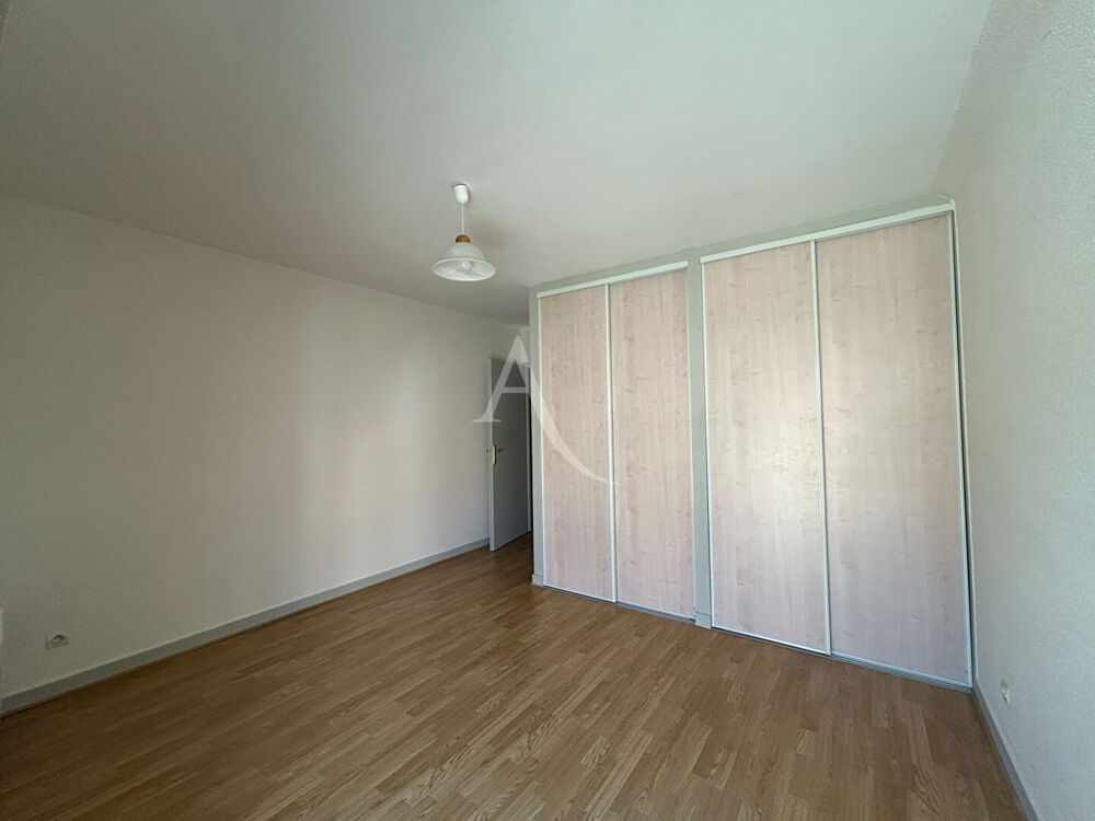 Location Appartement Appartement 2 chambres de 90 m²  à Angoulême Angouleme