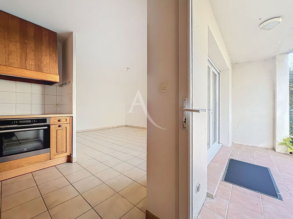 Vente Appartement Appartement T2  avec jardinet  et garage plein Centre Castelginest