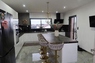  Villa à vendre 5 pièces 145 m²