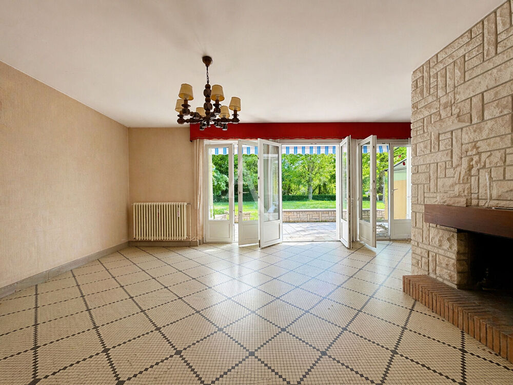 Vente Maison Maison Rochecorbon 10 pièce(s) 226 m2 Rochecorbon