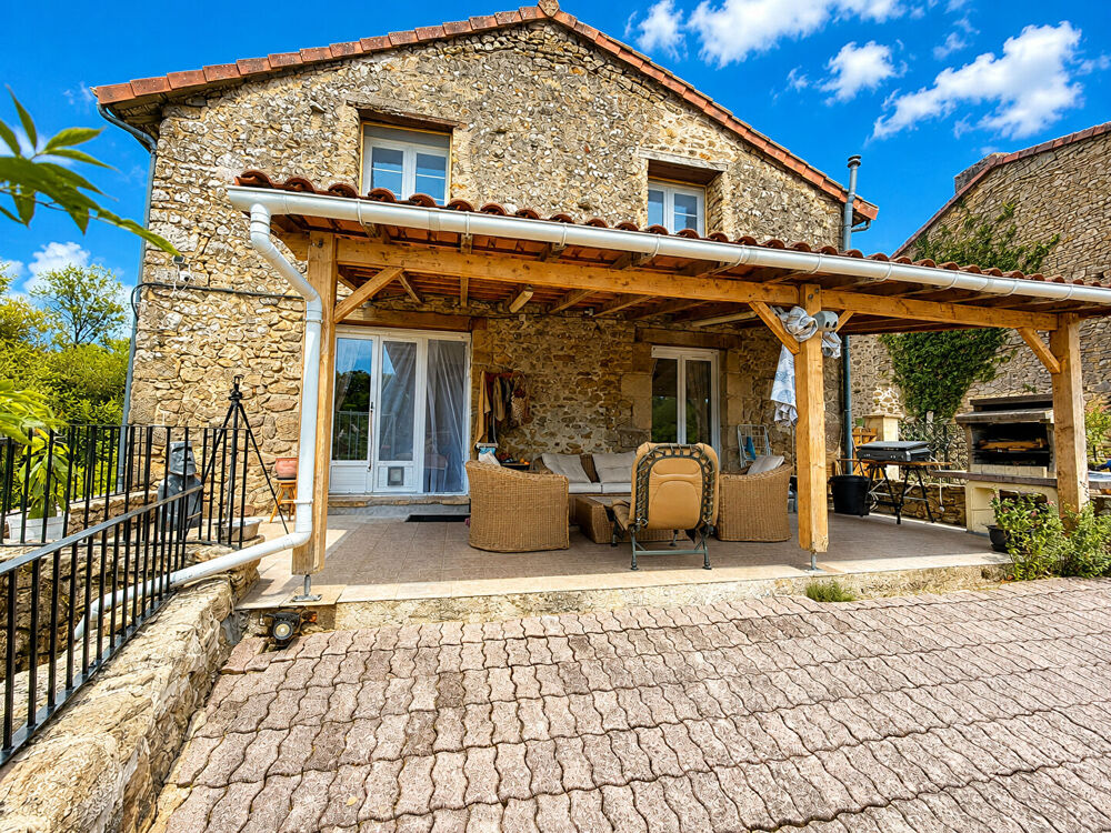 HAUTE VIENNE - Superbe propriété avec étang de pêche à la carpe conforme et 2,5 hectares de terrain