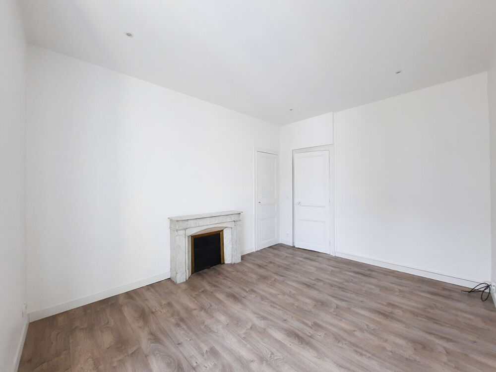 Location Appartement T5 dans bel immeuble ancien - proche CHU Nantes