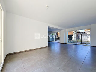  Appartement à louer 4 pièces 125 m²