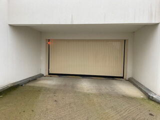  Parking / Garage  vendre 2 pices 