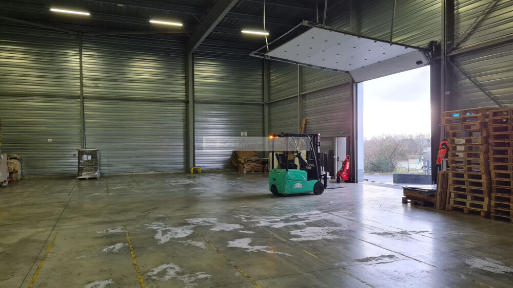   Entrep�t / local industriel proche Cognac 1250 m2 