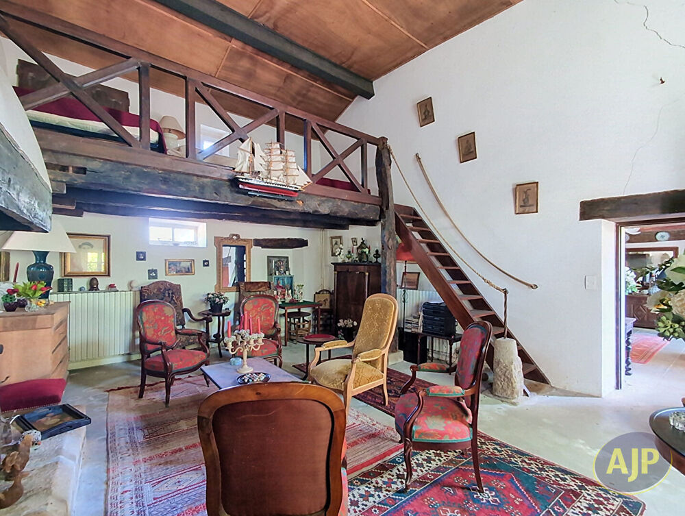Vente Maison Maison Vieillevigne 7 pièces 216.29 m² Vieillevigne