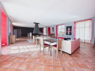  Immeuble à vendre 14 pièces 1260 m²