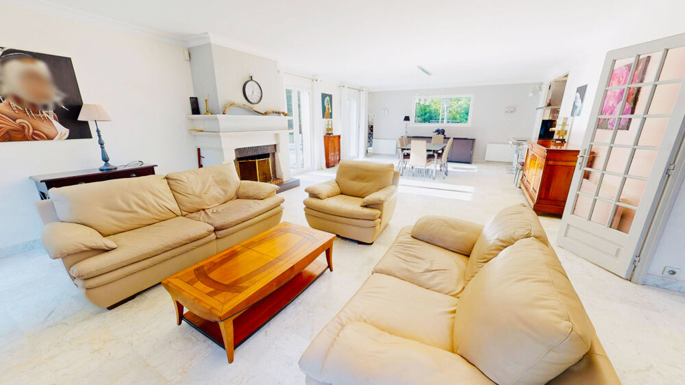 Vente Maison Maison dans le Domaine de la Pomponnette 8 pièce(s) 260 m2 La pomponnette