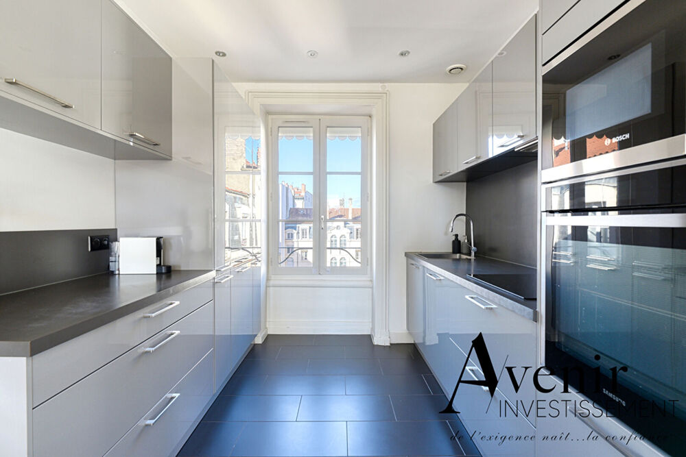 Location Appartement Superbe duplex T4 de 90m² climatisé en dernier étage - 3 chambres - vue dégagée- balcons - Lyon 6ème Foch Lyon 6