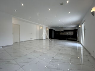  Maison à louer 7 pièces 160 m²