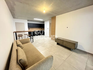  Appartement à louer 3 pièces 64 m²