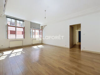  Appartement à louer 3 pièces 77 m²