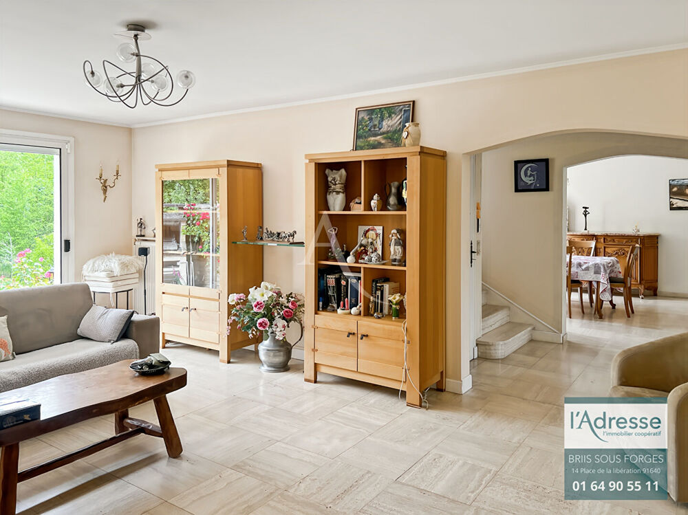 Vente Maison Belle maison familiale 230m²  6 chambres sous sol total  1590m² de terrain Saint maurice montcouronne