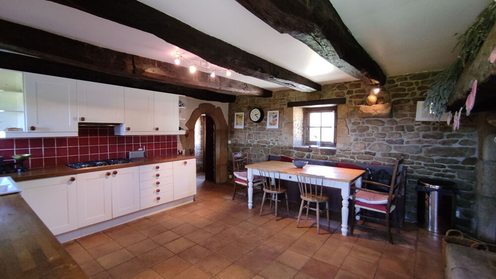 MORBIHAN, Melrand, Magnifique maison, toit de chaume, trois chambres et terrain