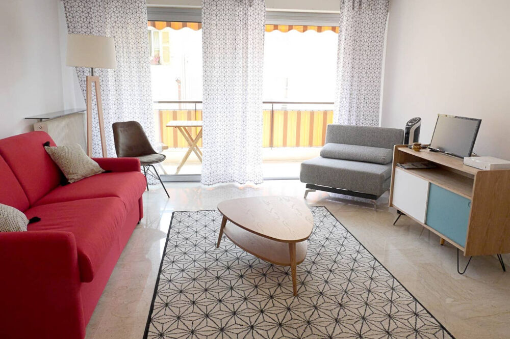Location Appartement Studio meublé à deux pas de la rue d'Antibes et de la Gare Cannes