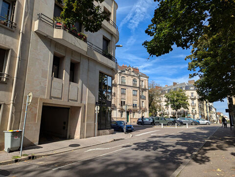  Parking / Garage  louer 