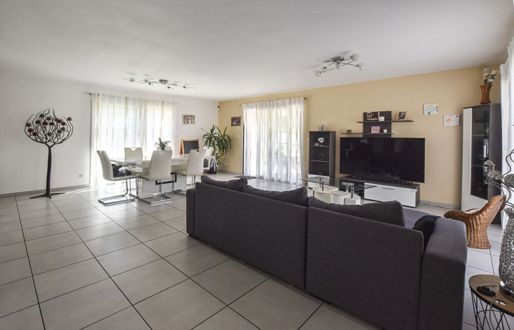 Vente Maison Pavillon T5 de plain pieds à Ougney 110 m2 Ougney