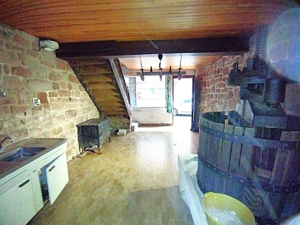VILLECOMTAL - MAISON DE VILLAGE 106m²