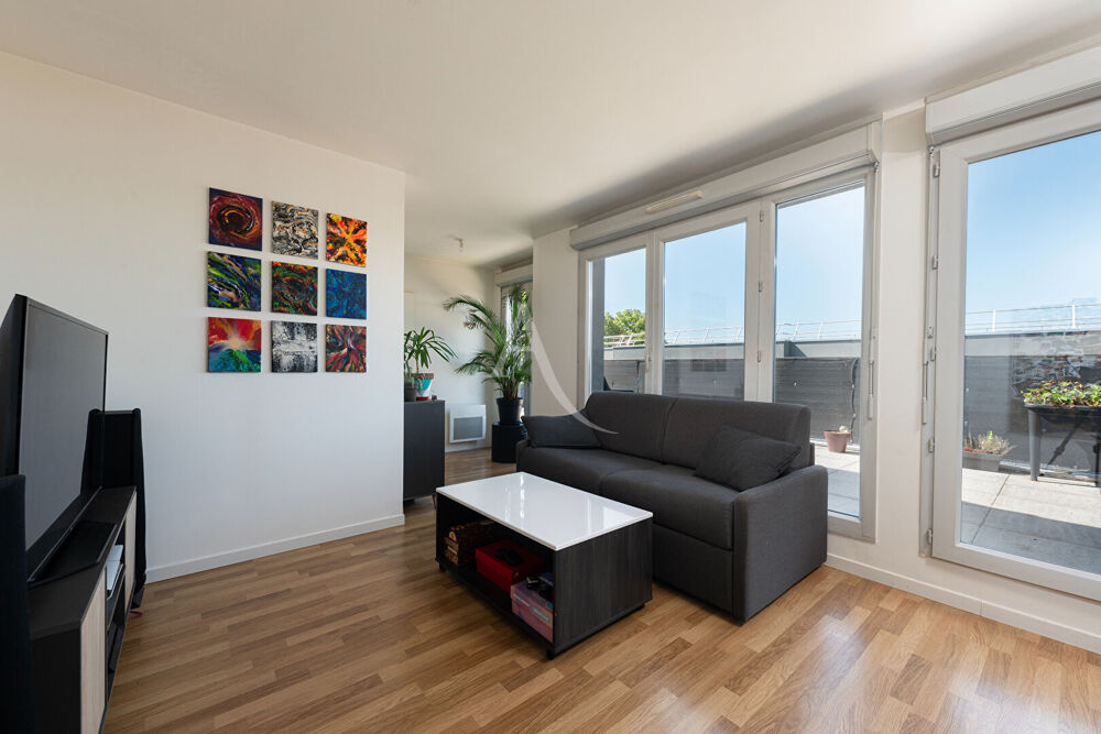 Lumineux F3 dernier étage avec grande terrasse de 40m²