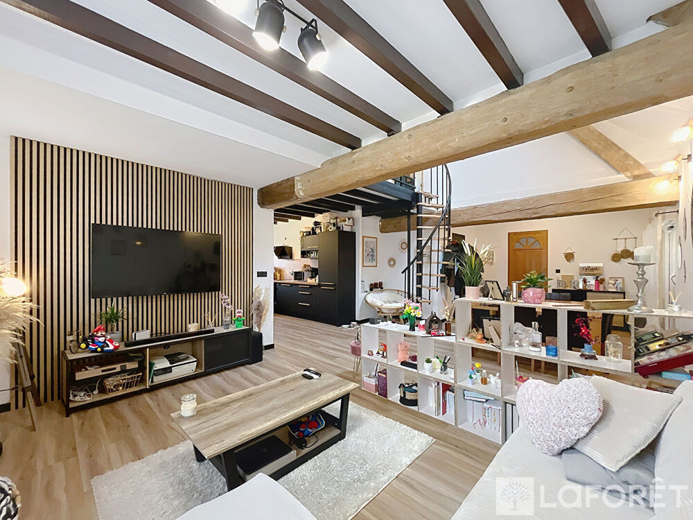 Vente Appartement Appartement avec cachet dans une petite copropriété proche du centre-ville et des commoditéss Les abrets en dauphine