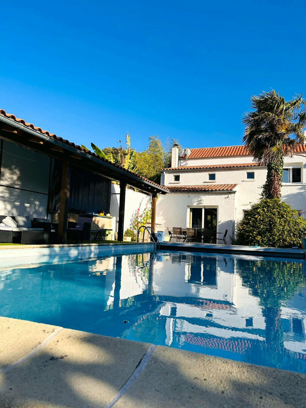 Maison de caractère avec piscine et vue sur mer