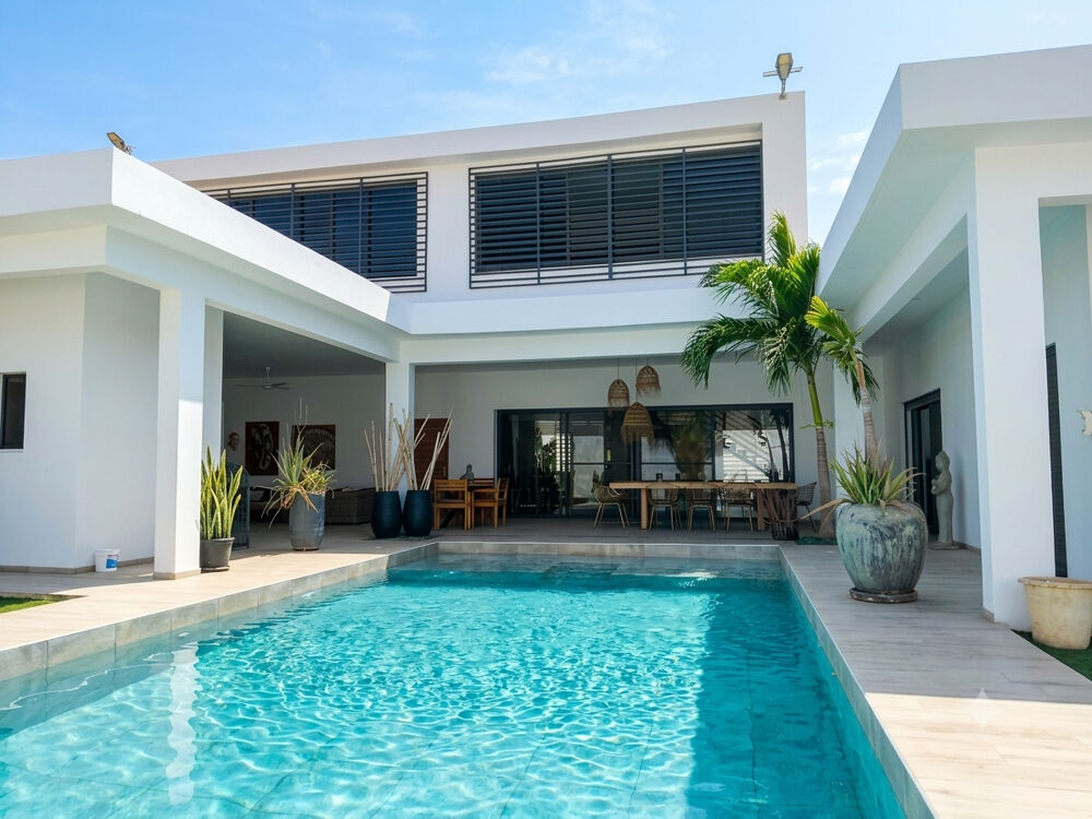 Vente Maison VILLA CONTEMPORAINE AVEC GRANDS ESPACES DE VIE ET PISCINE SITUEE DANS UNE PETITE RESIDENCE Saly (Senegal)
