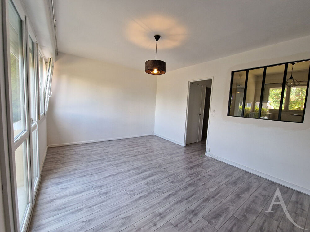 Vente Appartement Studio de 29,27 m² - Commerces et bus au pied de la résidence Caen