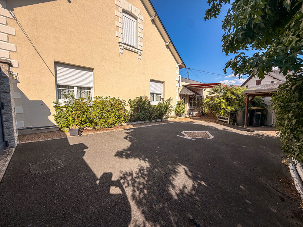 Vente Maison Maison ancienne de charme à vendre à Trélazé avec jardin et dépendance Trelaze