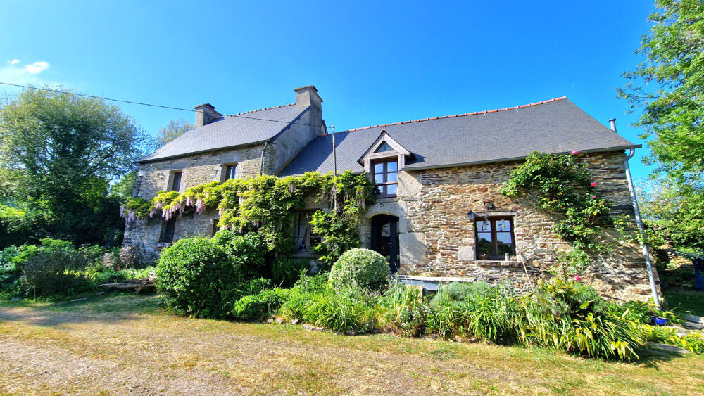 Vente Maison CÔTES D'ARMOR Maison de campagne traditionnelle de 4 pièces, avec grange en pierre, jardin;  environnement paisible. Saint caradec