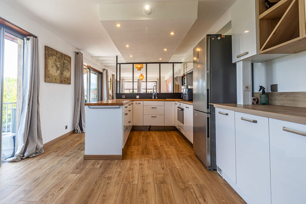 AGENCE IMMOBILIERE LAFORET - EXCLUSIVITE - "CACTUS" - ANNECY - secteur MEYTHET - APPARTEMENT DUPLEX T4 de 119.72m² - BALCON