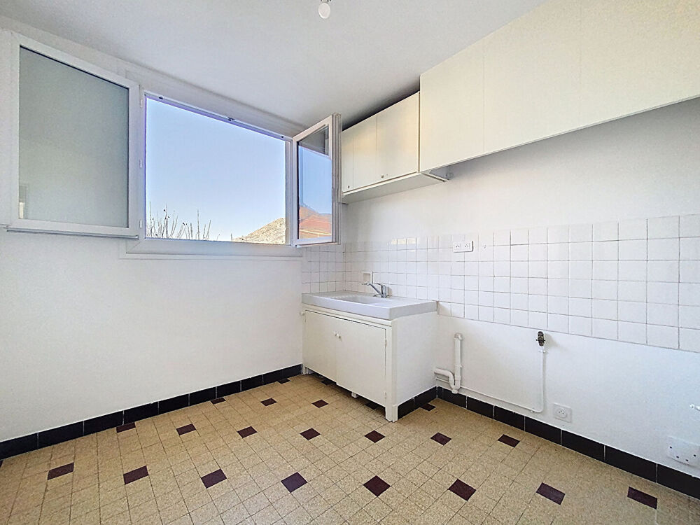Vente Appartement À vendre : Appartement 3 pièces avec cave à Sisteron Sisteron