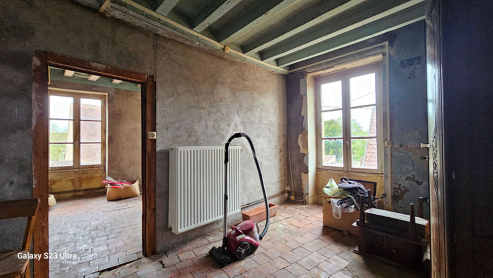EN VENTE - ST LAURENT L ABBAYE - 2 H 30 PARIS - Maison de bourg 2 chambres bureau